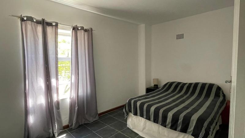 To Let 2 Bedroom Property for Rent in Oakdale Western Cape